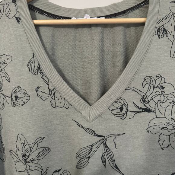 Jane & Delancey Olive Green Sweater Top Size 2X Floral V-Neck Short Sleeve - Picture 4 of 12